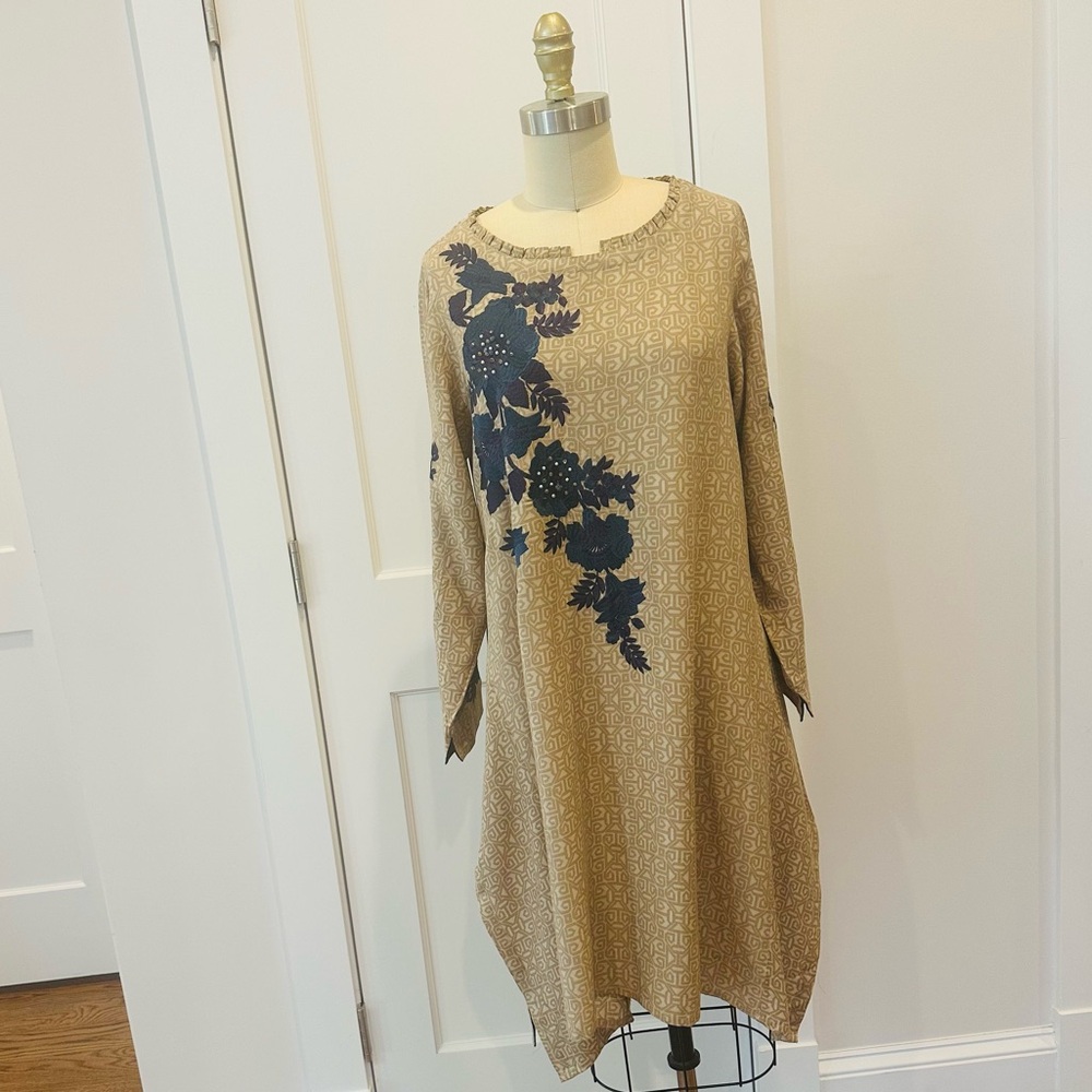 LimeLight Linen Printed Kurta with Navy Blue Floral Embroidery